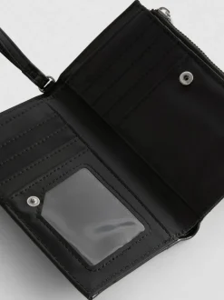 Brieftasche mit Nieten