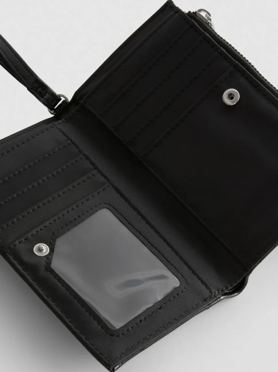 Brieftasche mit Nieten
