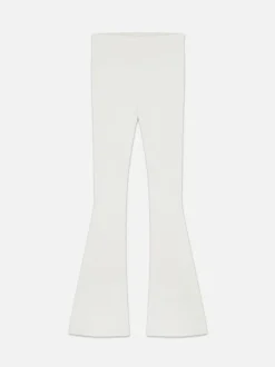 Butterweiche Leggings mit ausgestelltem Bein