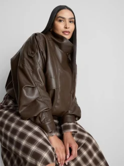 „By Coleen“ Kunstlederjacke mit Trichterkragen