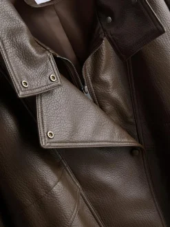 „By Coleen“ Kunstlederjacke mit Trichterkragen