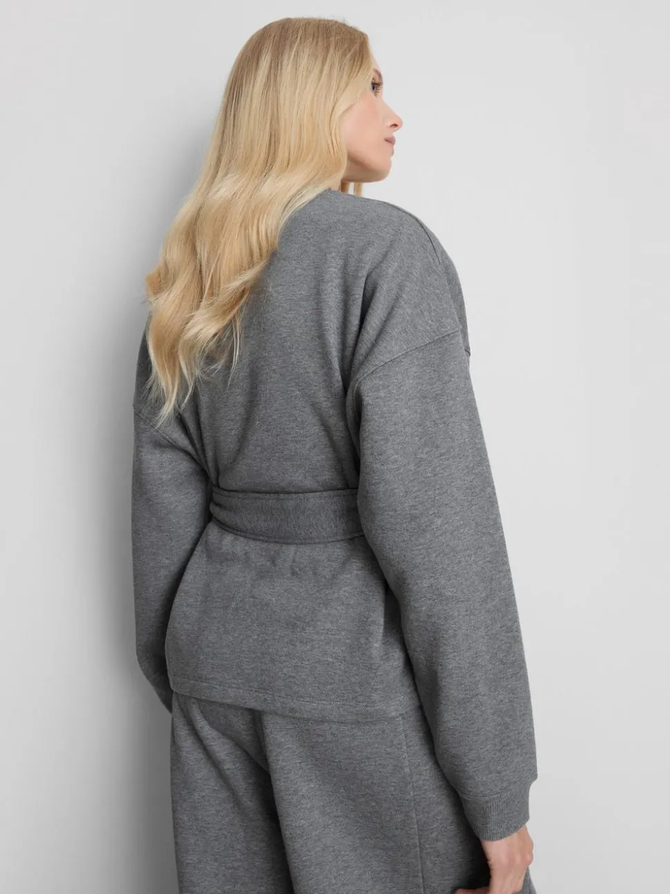„By Coleen“ Sweatshirt mit hohem Baumwollanteil und Gürtel