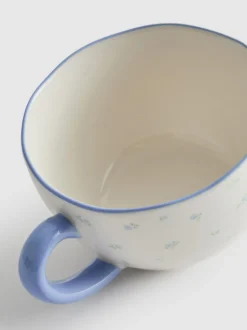 Cappuccinotasse mit Blumenmuster