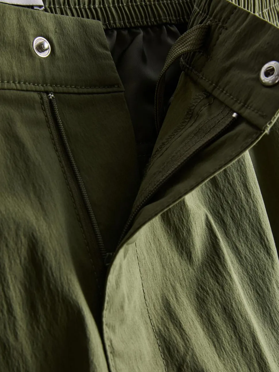 Cargohose im Utility-Stil