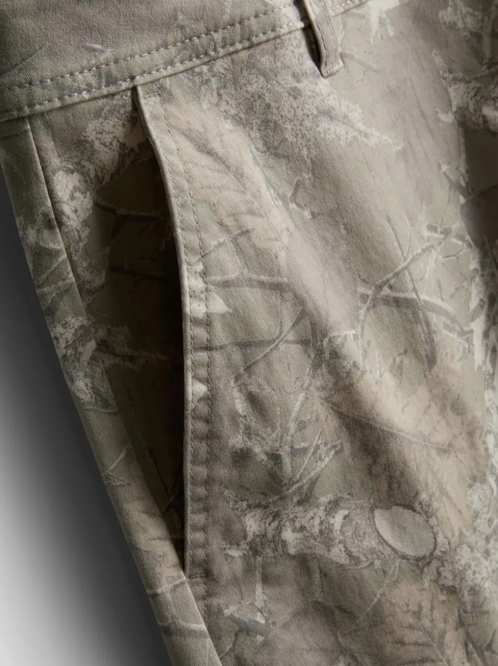 Cargohose in Camouflageoptik