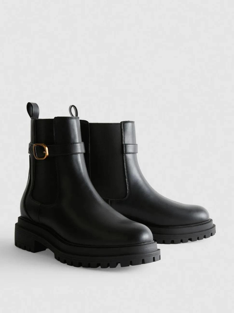 Chelseaboots mit dicker Schnalle