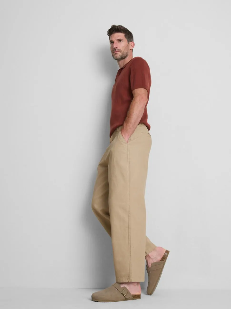 Chinohose mit mittlerer Leibhöhe