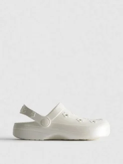 Clogs mit Blumendesign