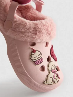 Clogs mit Charms