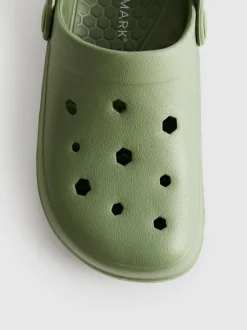Clogs mit dicker Sohle