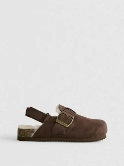 Clogs mit Fersenriemen