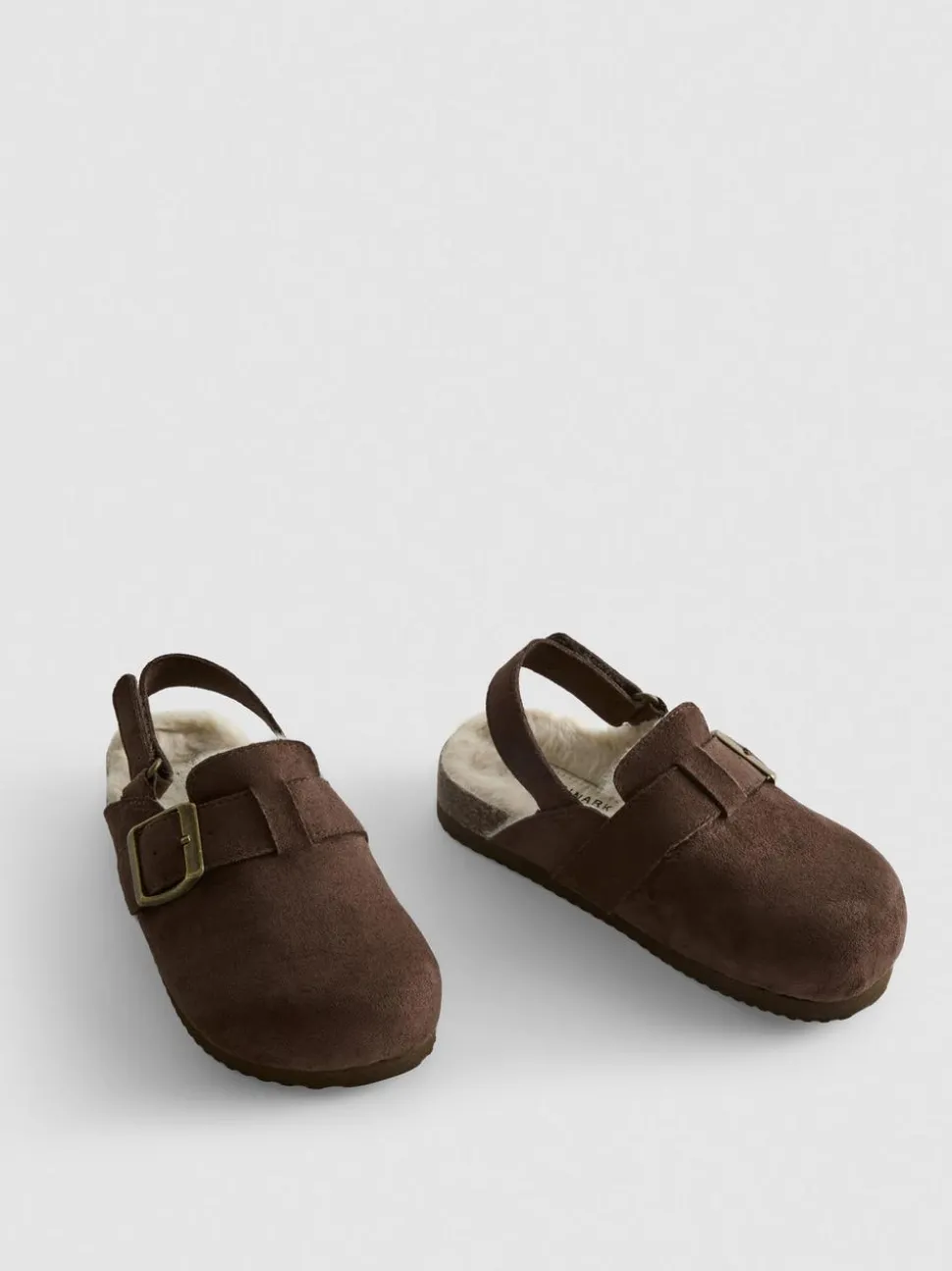 Clogs mit Fersenriemen