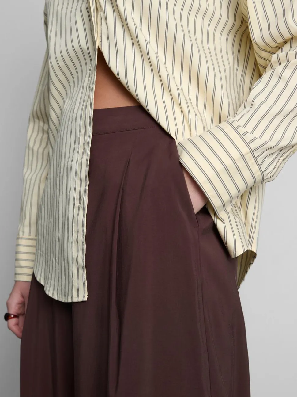 Culotte mit weitem Bein und mittlerer Leibhöhe
