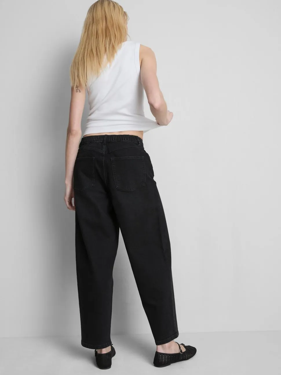 Denim-Jeans mit hohem Bund und konischer Form