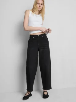 Denim-Jeans mit hohem Bund und konischer Form