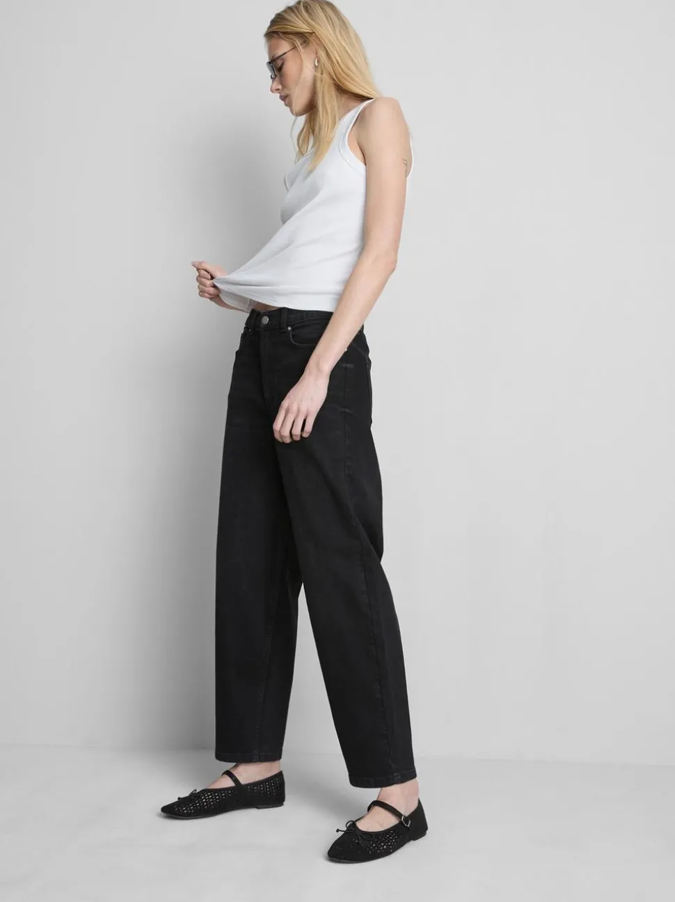 Denim-Jeans mit hohem Bund und konischer Form