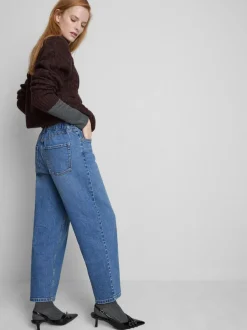 Denim-Jeans mit hohem Bund und konischer Form