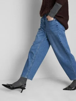 Denim-Jeans mit hohem Bund und konischer Form