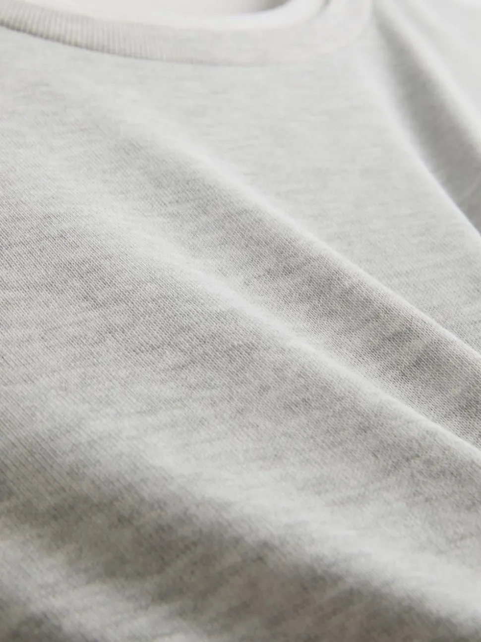 Doppellagiges T-Shirt mit Rundhalsausschnitt