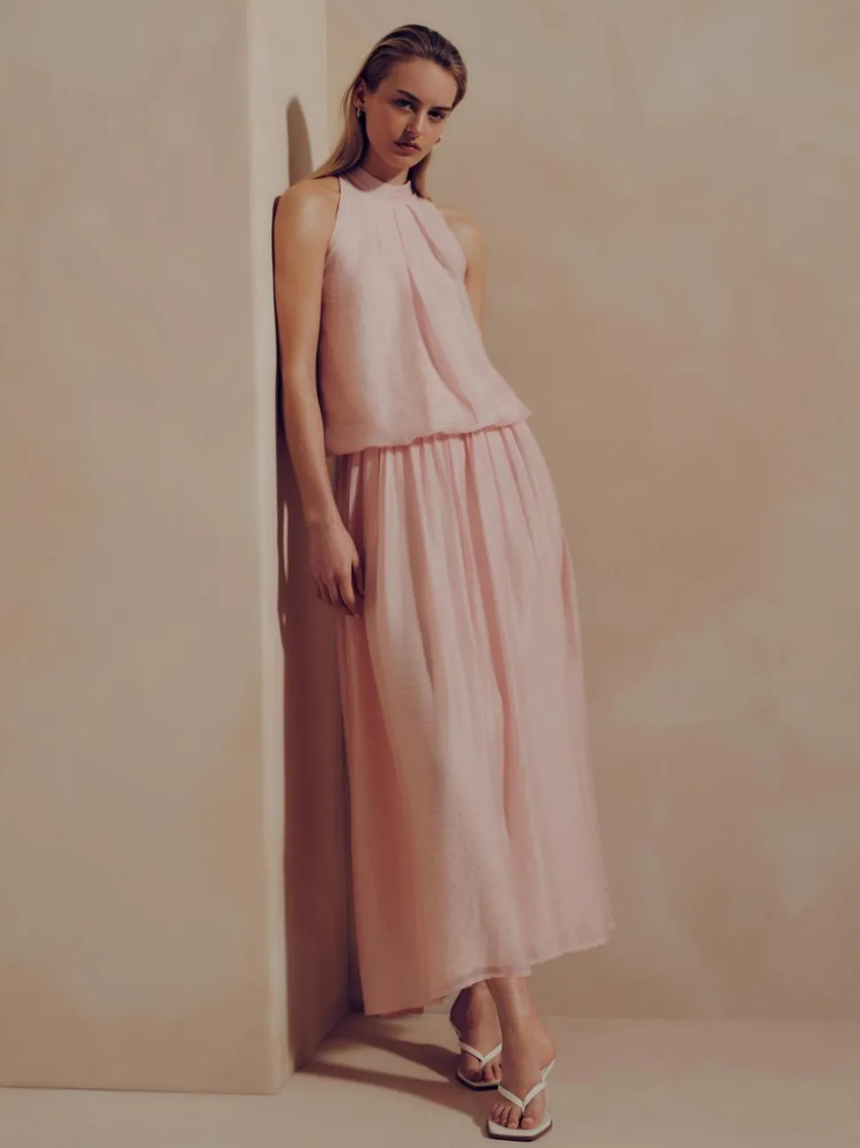 Drapierte, fließende „The Edit“ Bluse mit Neckholder