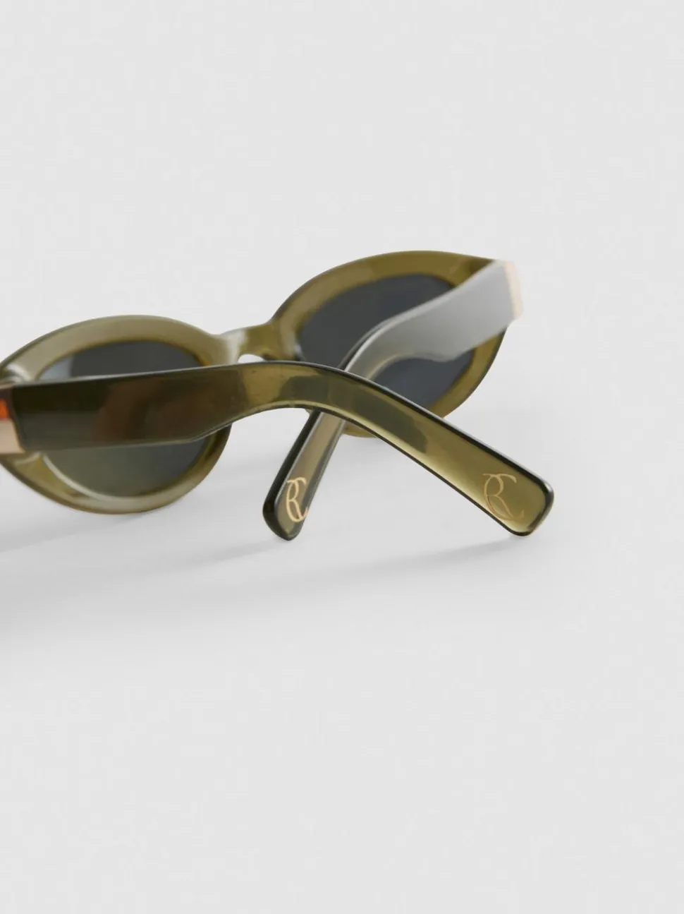 Durchsichtige ovale „By Coleen“ Sonnenbrille