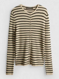 Ein gerippter Cardigan mit Rundhalsausschnitt
