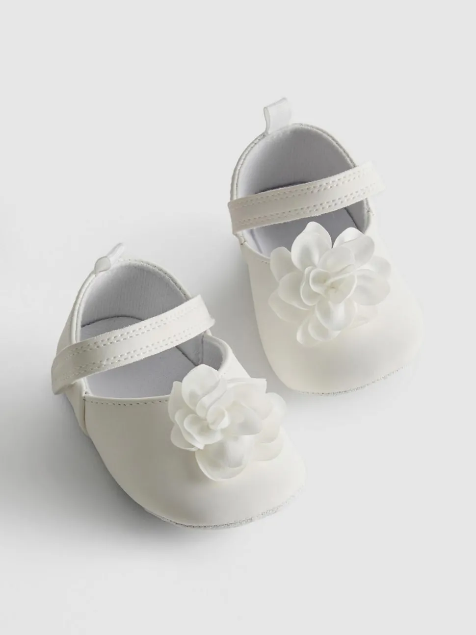 Elegante Schuhe mit Blumenmuster
