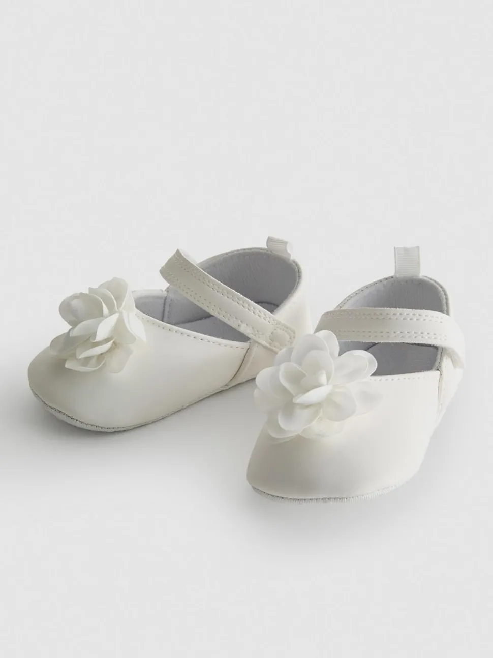 Elegante Schuhe mit Blumenmuster