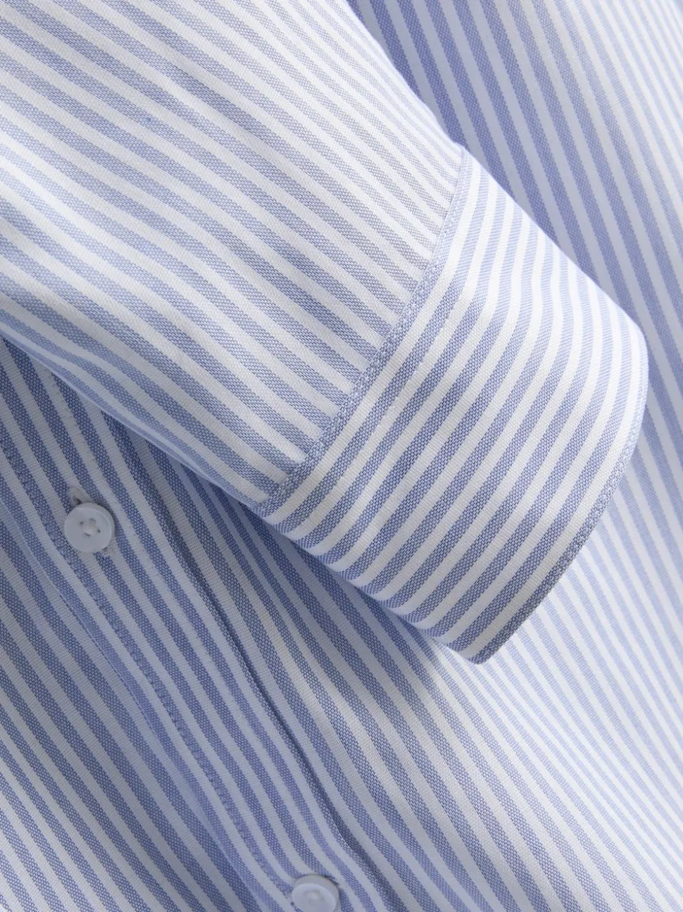 Elegantes Hemd mit Streifen