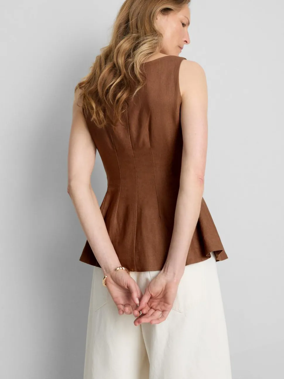 Elegantes Top aus Leinengemisch mit Schößchen