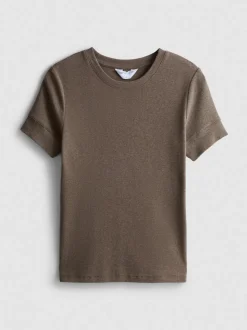 Eng anliegendes „By Coleen“ T-Shirt