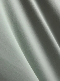 Eng anliegendes Midikleid mit Karree-Ausschnitt