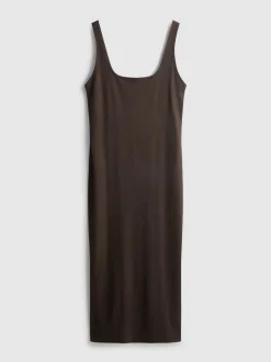 Eng anliegendes Midikleid mit Karree-Ausschnitt