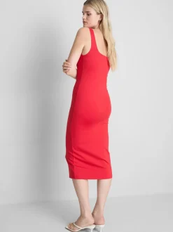 Eng anliegendes Midikleid mit Karree-Ausschnitt
