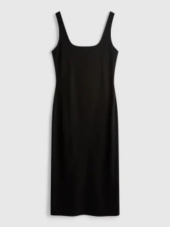 Eng anliegendes Midikleid mit Karree-Ausschnitt