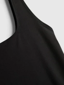 Eng anliegendes Midikleid mit Karree-Ausschnitt