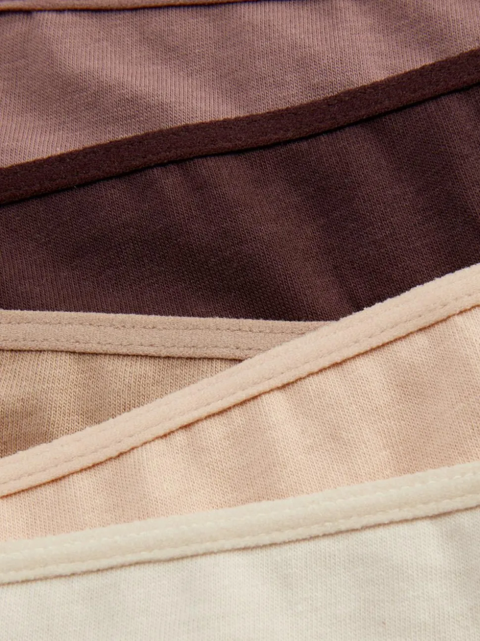 Essential Tangas in neutralen Farben, 5er-Pack