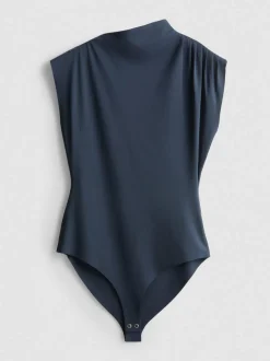 Figurbetonter „By Coleen“ Body