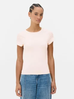 Figurbetontes T-Shirt mit Rundhalsausschnitt