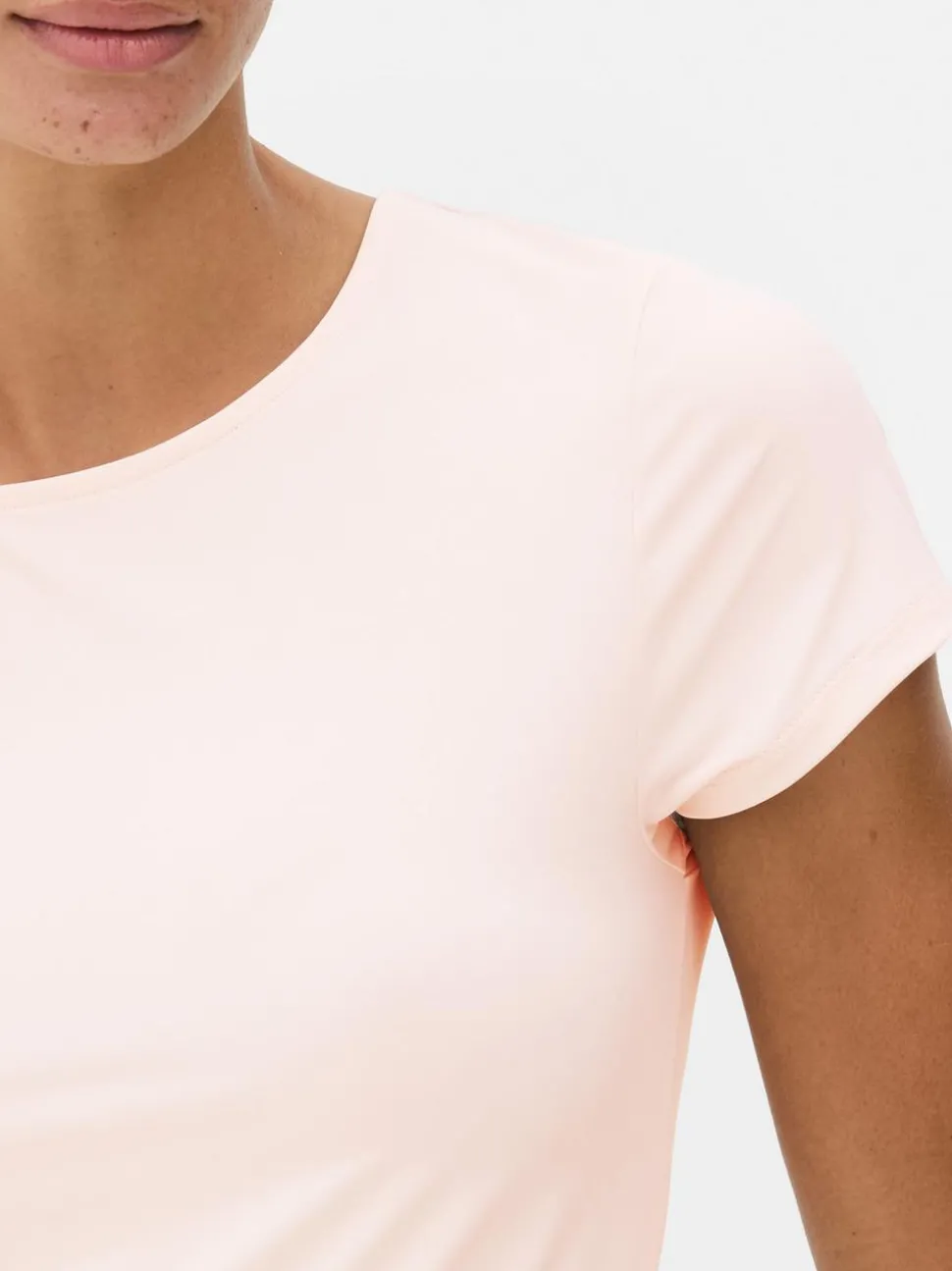 Figurbetontes T-Shirt mit Rundhalsausschnitt
