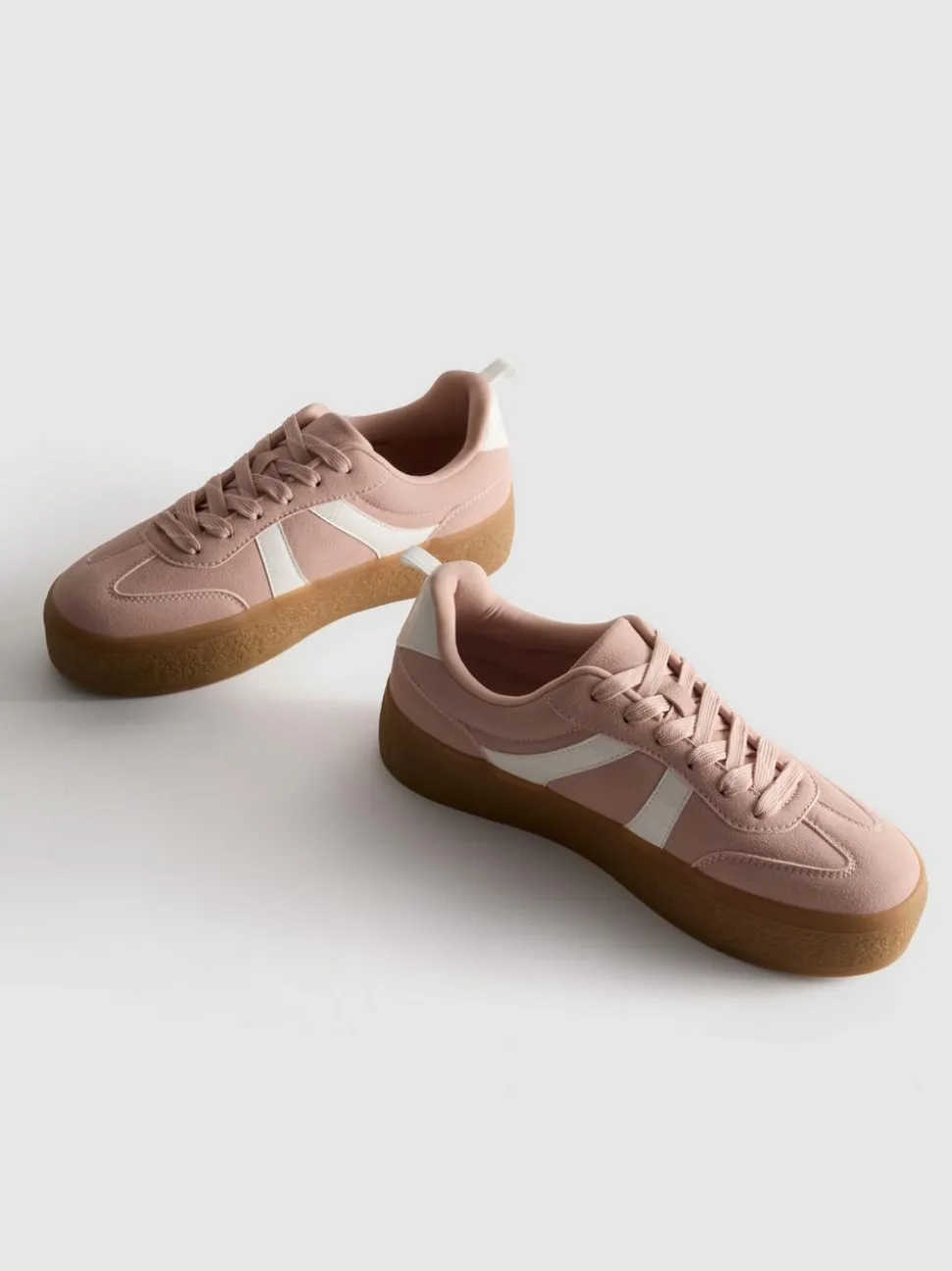 Flatform-Sneaker mit Gummisohle