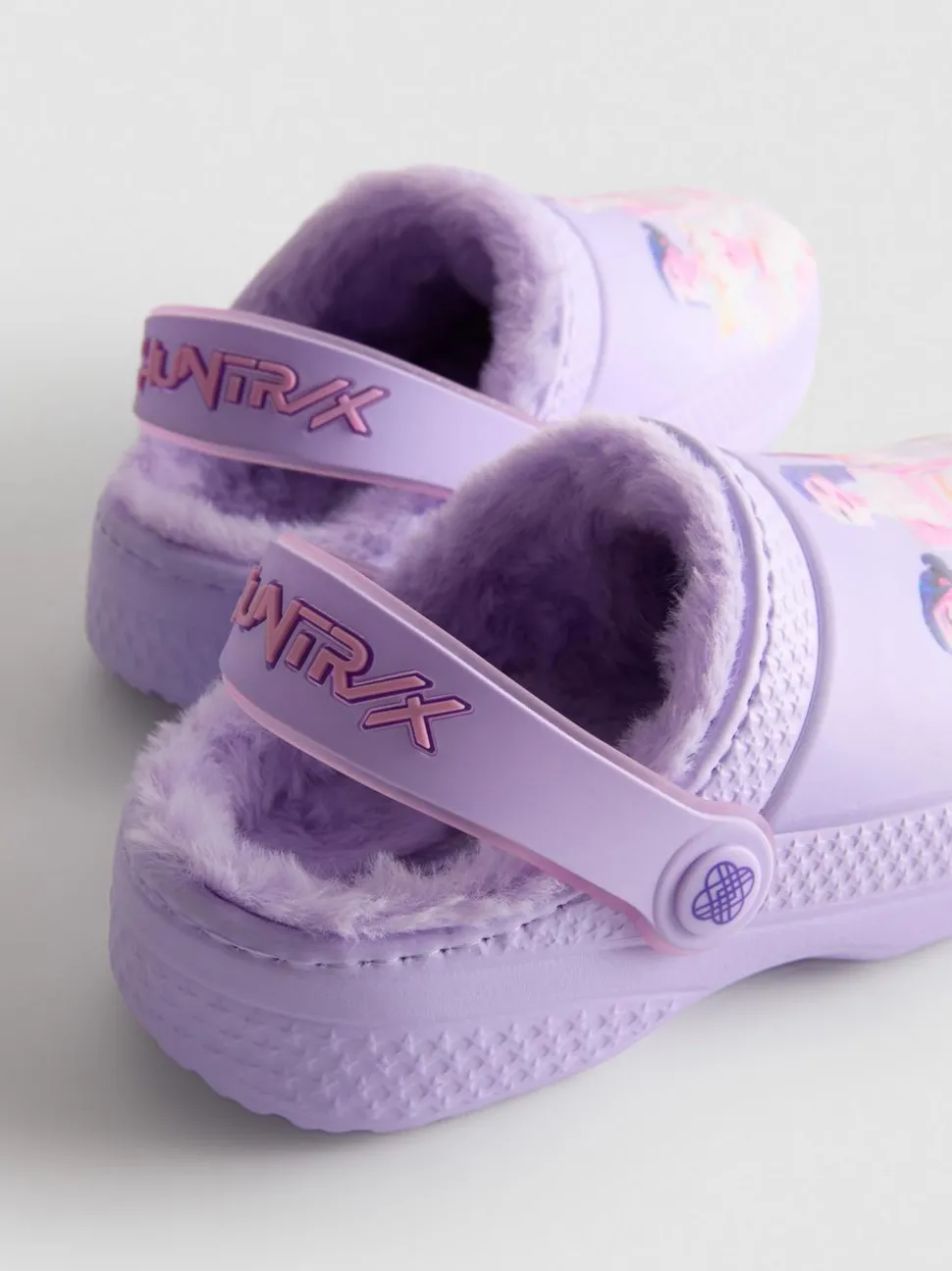 Flauschige „KPop Demon Hunters“ Clogs