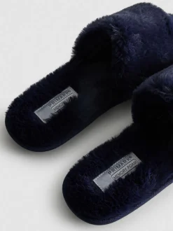 Flauschige Slipper mit überkreuzten Riemen