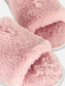 Flauschige Slipper mit überkreuzten Riemen