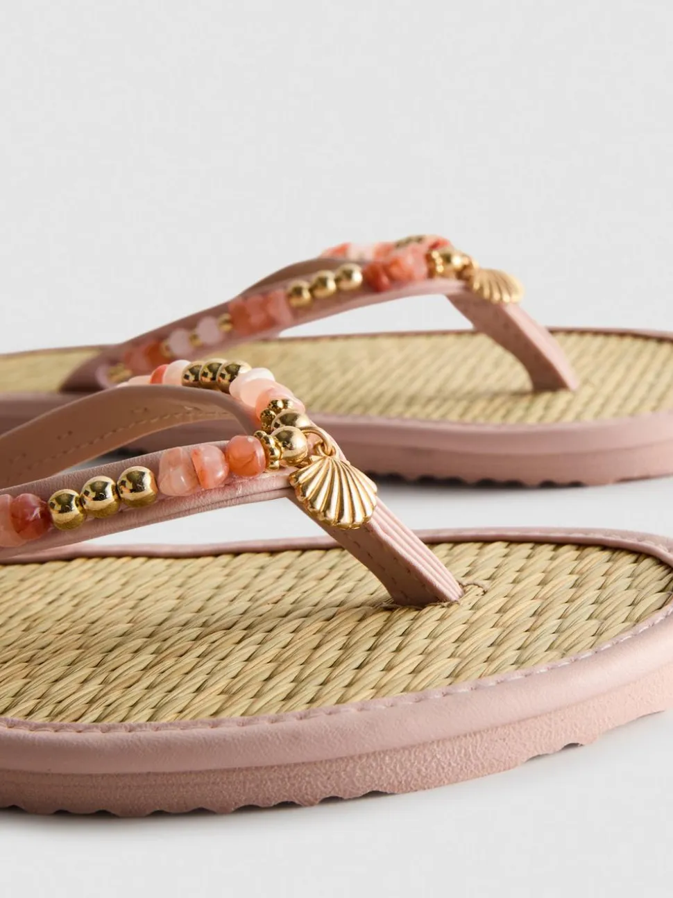 Flipflops mit Seegras-Effekt
