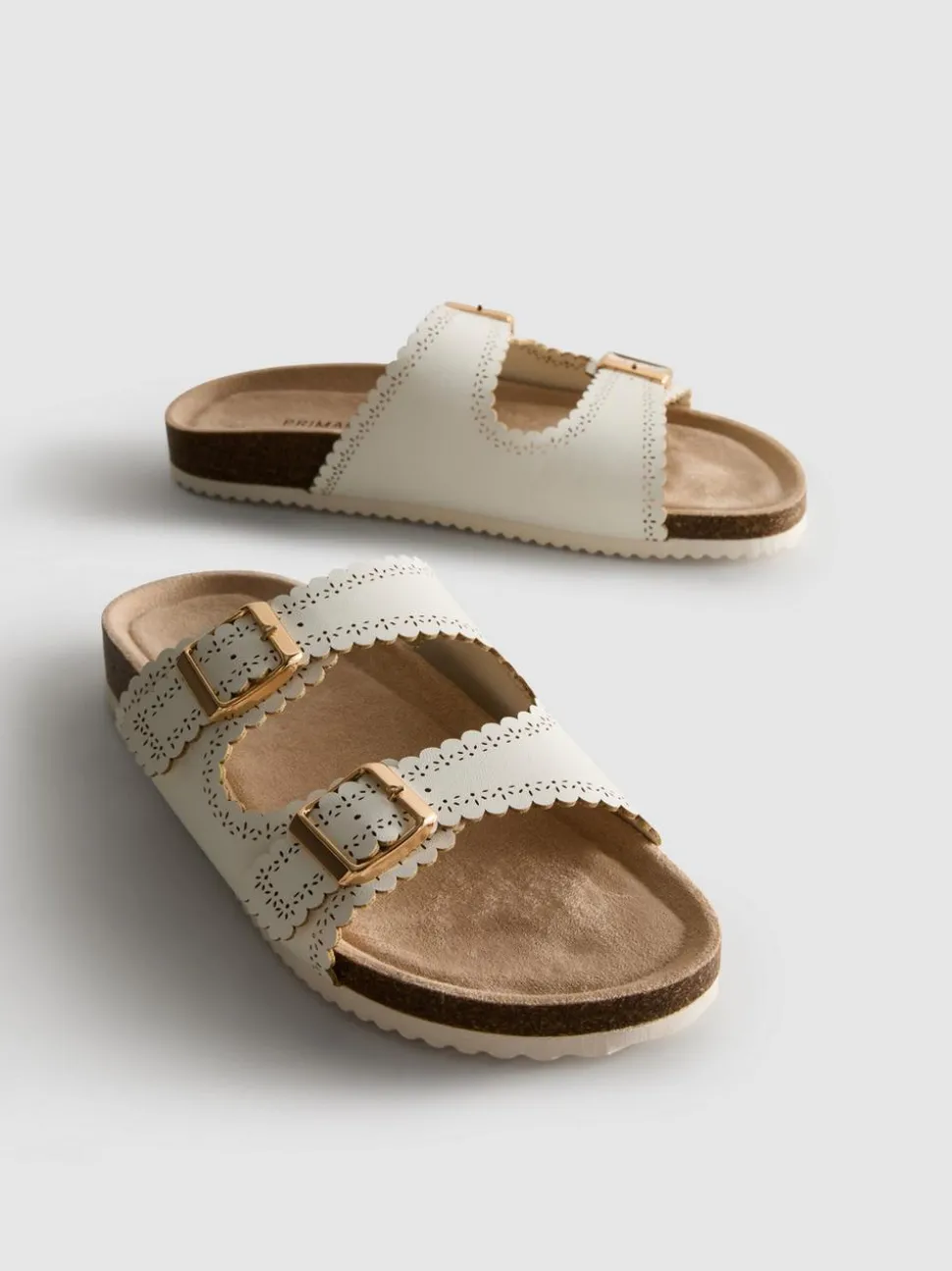 Fußbett-Sandalen mit Lasercut-Details