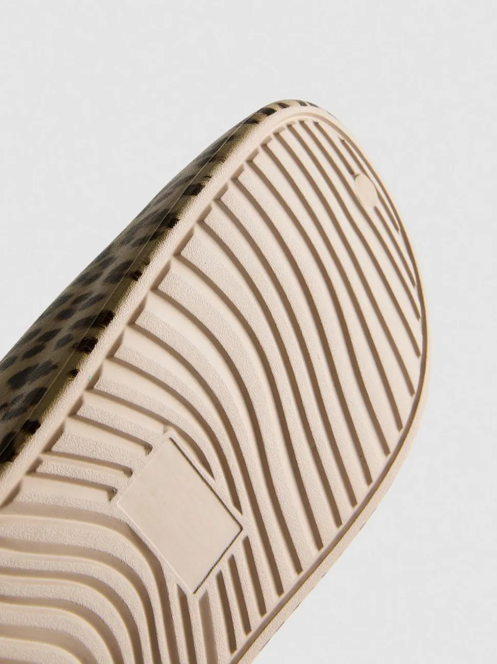 Geformte Badesandalen