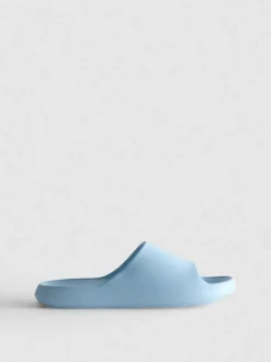 Geformte Badesandalen