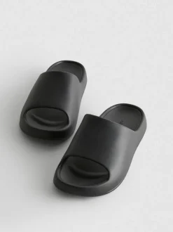 Geformte Badesandalen