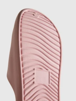 Geformte Badesandalen